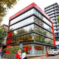 Akbank 1,7 milyar liralık takipteki alacağını sattı