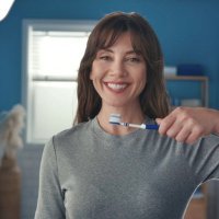 Sensodyne Klinik Beyazlık reklam kampanyasının yeni yüzü: Gökçe Bahadır