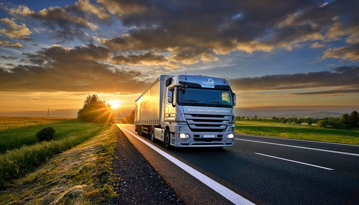 Kamion, kara taşımacılığında süreçleri iyileştirmeye devam ediyor