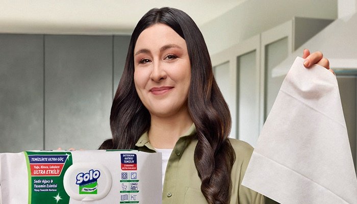 Solo'nun yeni reklam yüzü Yasemin Sakallıoğlu